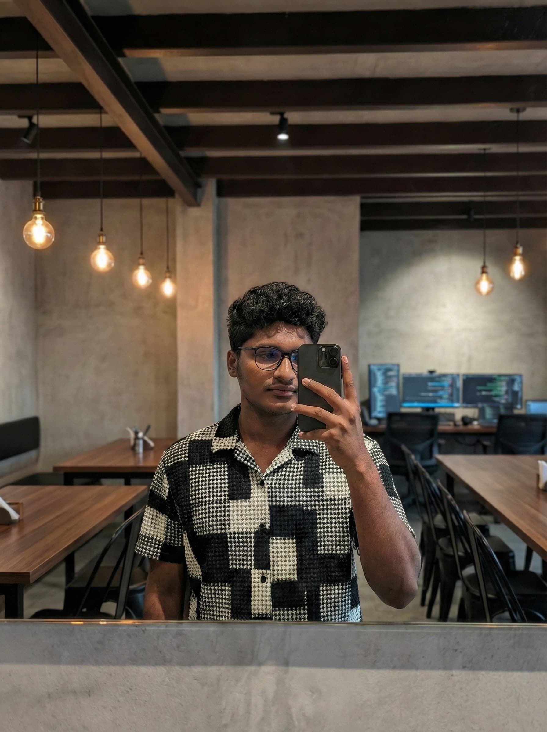 Benushika Ishara portrait - full stack developer and creative technologist